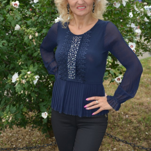 Bluza trendy cu strasuri si pliseuri mici, de nuanta bleumarin - Img 2