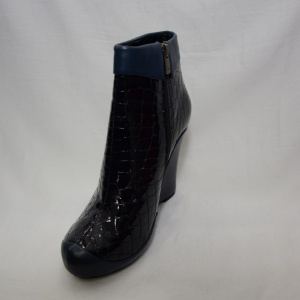 Botina scurta de culoare bleumarin cu design stone lacuit - Img 6