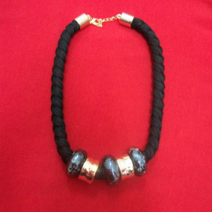Colier tineresc, chic, din snur impletit, margele colorate si pandative - Img 2