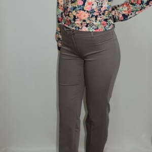 Pantalon elegant, nuanta de nisipiu si croiala moderna - Img 3