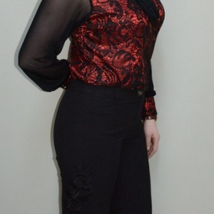 Pantalon in nuanta de negru, design floral interesant lateral - Img 2