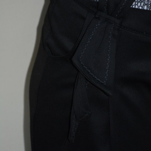 Pantalon in tendinte, nuanta de negru, design interesant sus - Img 7