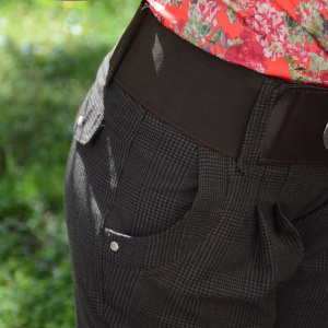 Pantalon rafinat, nuanta de maro, imprimeu cu patratele, curea lata - Img 6