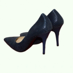 Pantof bleumarin cu design de patratele lucioase pe un fond mat - Img 2