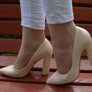 Pantof casual tip stiletto cu toc gros, inalt, de culoare bej simplu - Img 3