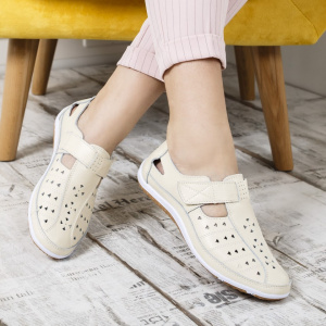 Pantof crem din piele cu perforat si bareta - Img 4