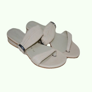 Papuc rafinat de dama, culoare bej, design simplist cu doua barete - Img 3