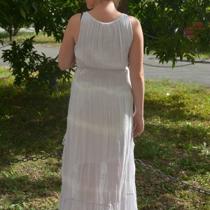 Rochie alba cu aspect creponat, cu bretele late si decolteu - Img 4