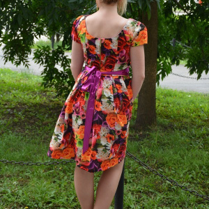 Rochie caasual cu design de flori multicolore si cordon din saten - Img 4