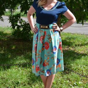 Rochie casual, cu imprimeu floral in partea de jos si curea lata in talie - Img 2