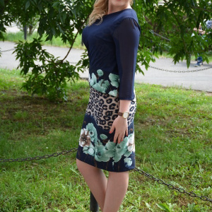 Rochie casual, de culoare bleumarin cu imprimeu floral turcoaz - Img 4