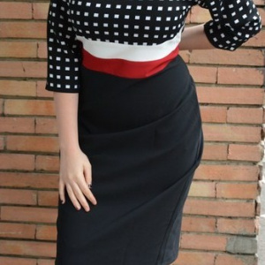 Rochie casual de toamna-iarna, culoare neagra cu design rafinat - Img 4