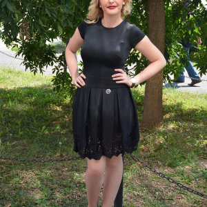 Rochie casual, feminina, neagra, cu perforatii in partea de jos - Img 6