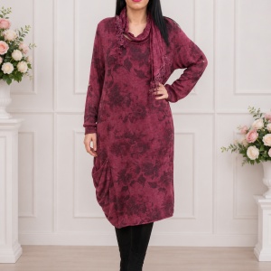 Rochie chic din material tricotat cu imprimeu pe fond marsala