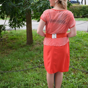 Rochie de culoare corai, tip costum, partea de sus cu dungi - Img 4
