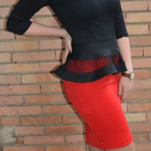 Rochie de ocazie tip costum cu peplum, culoare negru cu rosu - Img 3