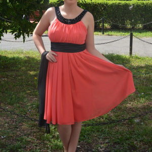 Rochie de seara eleganta, din voal de culoare corai, cu insertii negre - Img 5