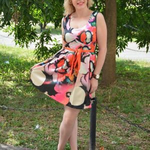 Rochie de zi, multicolora si cu imprimeu floral deosebit - Img 7