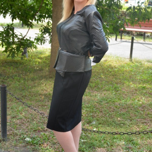 Rochie deosebita din tesatura moderna cu aspect de piele neagra - Img 3