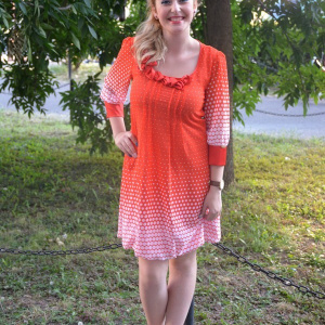 Rochie eleganta cu design de buline pe fond rosu, masuri mici - Img 2