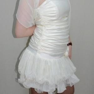 Rochie fashion, nuanta de alb, esarfa tinereasca - Img 3