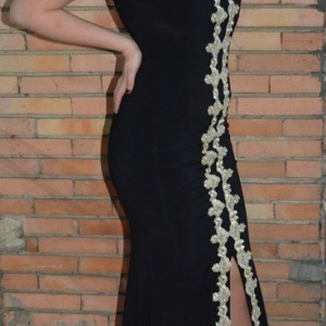 Rochie lunga de seara, culoare neagra cu aplicatii de dantela aurie - Img 4