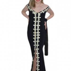 Rochie lunga de seara, culoare neagra cu aplicatii de dantela aurie - Img 1