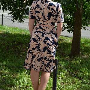 Rochie moderna cu lungime medie, de culoare bleumarin cu roz - Img 4