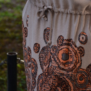 Rochie moderna cu snur in talie, de culoare maro, cu cercuri - Img 3