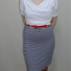 Rochie moderna, nuanta de bleumarin-alb, design dungat - Img 3