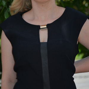 Rochie neagra in stil gotic cu insertie de piele ecologica in fata - Img 5