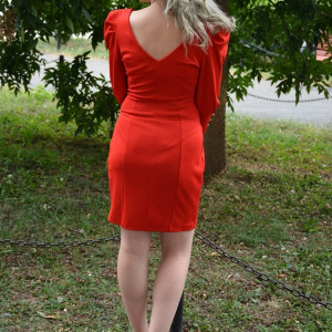 Rochie rosie, decoltata adanc, cu umeri fronsati - Img 5