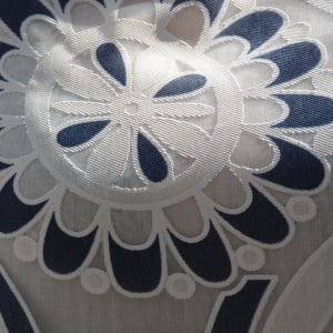 Rochie tinereasca cu buzunare, culoare alba cu design bleumarin - Img 5