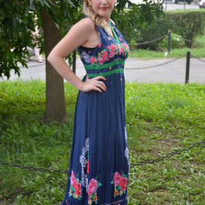 Rochie tinereasca de vara, albastra cu design floral, model lung - Img 3