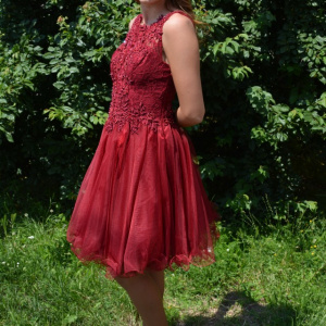 Rochie tinereasca din tul si dantela, marsala, model elegant - Img 3