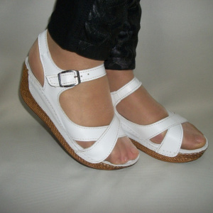 Sanda alba de zi cu model clasic din curele si talpa confortabila - Img 4