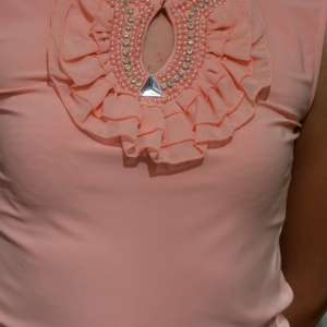Top roz somon din material elastic cu design de fodra si strasuri - Img 6