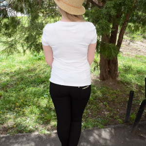 Tricou alb cu imprimeu trendy, maneca scurta si decolteu rotund - Img 5