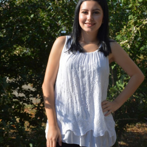 Bluza casual, de culoare alba, cu model de broderie florala - Img 3