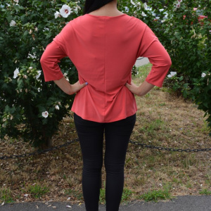 Bluza de ocazie cu strasuri si dantela, din material elastic corai - Img 5