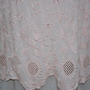 Bluza fara maneci, de culoare roz pudra, cu design brodat - Img 4