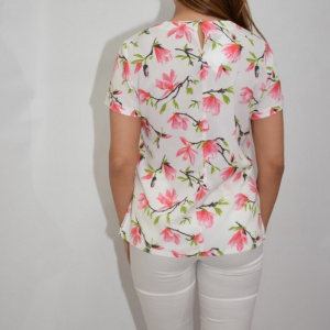 Bluza Gabriela, cu design de flori roz, pe fundal alb - Img 5