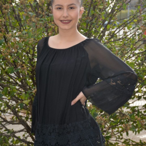 Bluza moderna Kara cu insertii de broderie si dantela ,nuanta de negru - Img 3