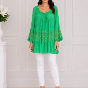 Bluza rafinata cu insertii de dantela ,nuanta de verde