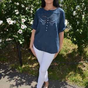 Bluza rafinata , nuanta de bleumarin cu breoderie florala - Img 3
