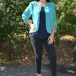Bluza tinereasca in nuante de albastru cu design de dungi subtiri - Img 5
