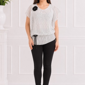 Bluza trendy din voal, nuanta alba cu buline negre si elastic
