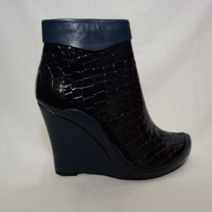 Botina scurta de culoare bleumarin cu design stone lacuit - Img 7