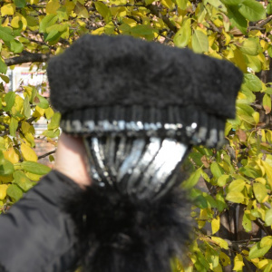 Caciula tinereasca, tricotata, culoare neagra cu design argintiu - Img 5