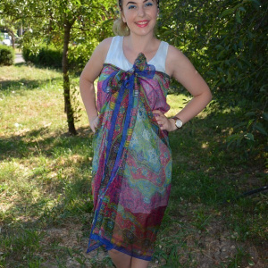 Esarfa deosebita cu design abstract multicolor pe fond roz aprins - Img 4